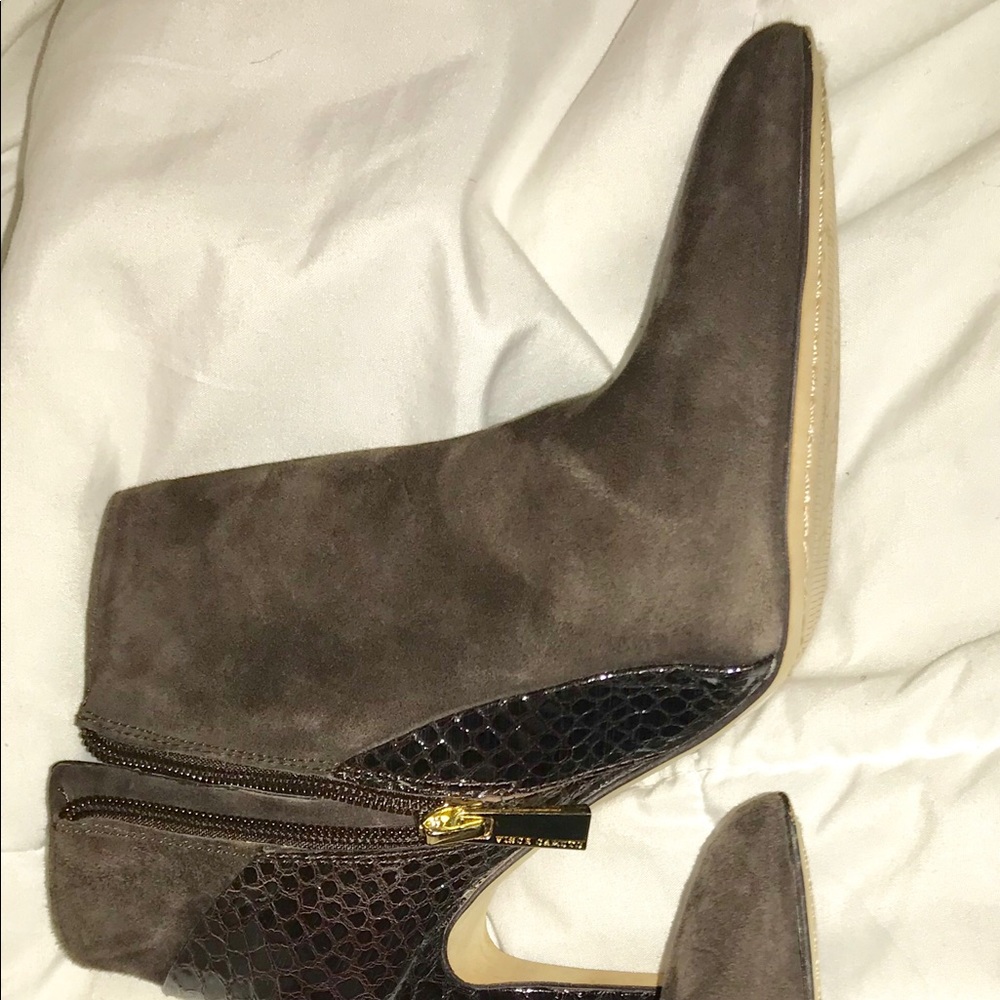 Size 5 Vince Camuto Brown Booties.